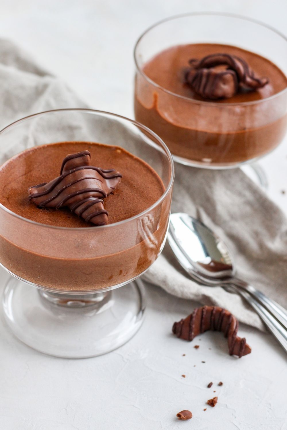 Luchtige chocomousse met maar 2 ingrediënten