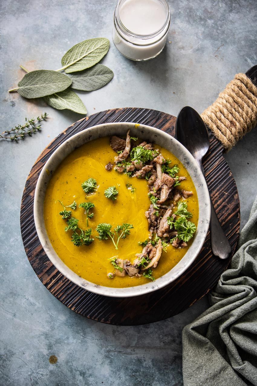 Pompoensoep met peer, kastanje en champignons