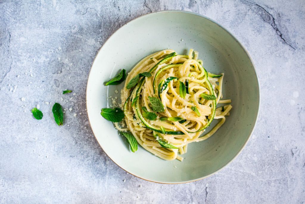 Pasta met courgette, citroen en pecorino