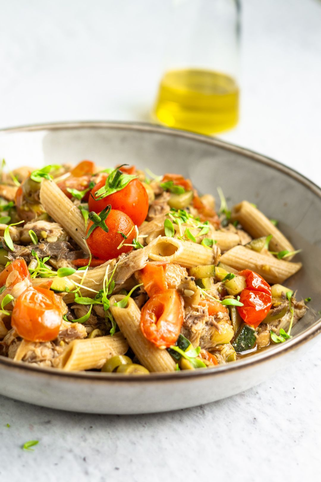 Zuiderse pasta met gerookte makreel